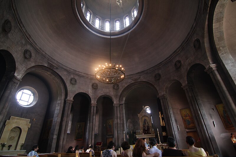 File:Inside Saint Sarkis Church, Nor Nork.JPG