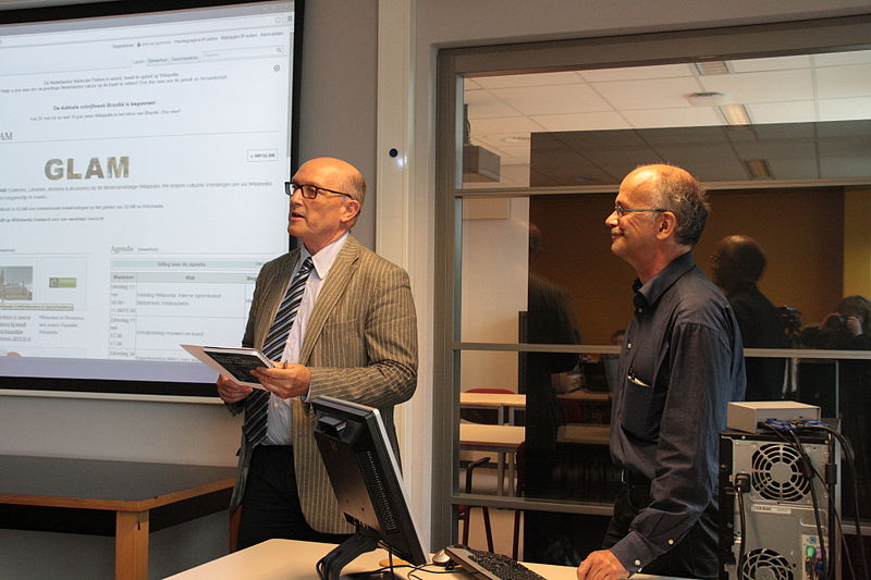 File:Introduction to Wikipedian in Residence Hans Muller at IHS 4-6-2014.JPG