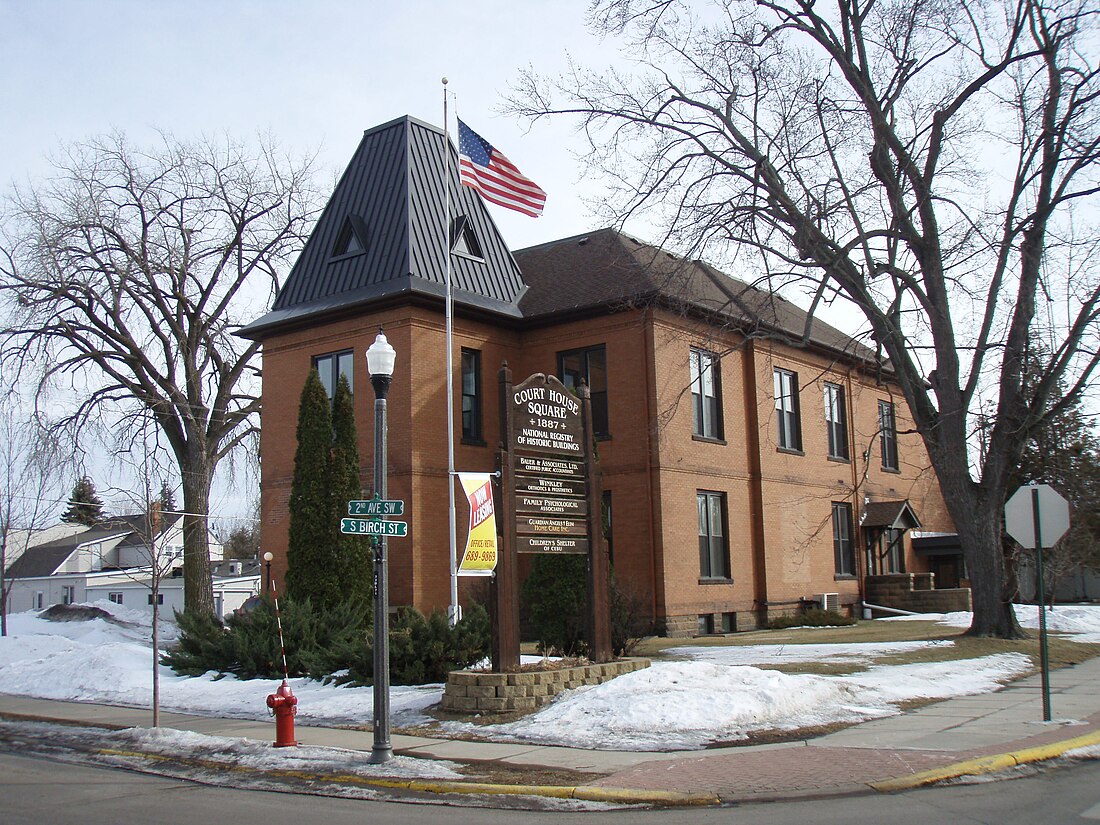 File:Isanti Co Courthouse 4.JPG