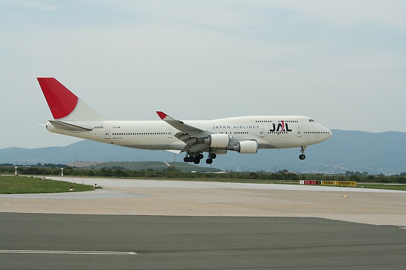 File:JAL B747.JPG