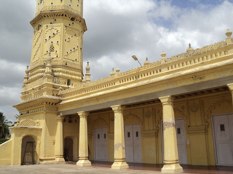 File:Jama Masjid, Srirangapatana 4.jpg