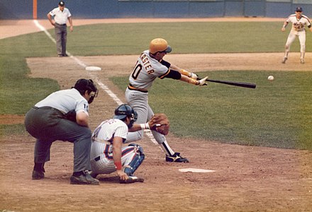 LeMaster at bat for Pittsburgh at Shea Stadium on September 21, 1985