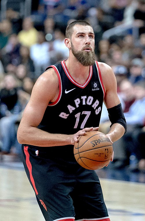 Valančiūnas with the Toronto Raptors in 2018