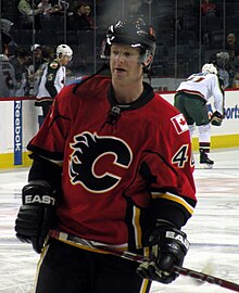 Photo de Léopold avec les Flames de Calgary en 2009