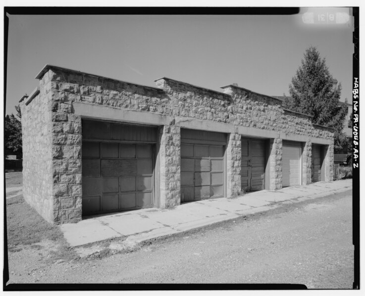 File:Keasbey and Mattison Company, Garages, Alley off Renfrew Street, Ambler, Montgomery County, PA HABS PA,46-AMB,10AA-2.tif