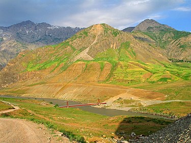 Горы Шурабадского района Хатлонской области. Пограничный «Мост Дружбы» между Таджикистаном и Афганистаном.