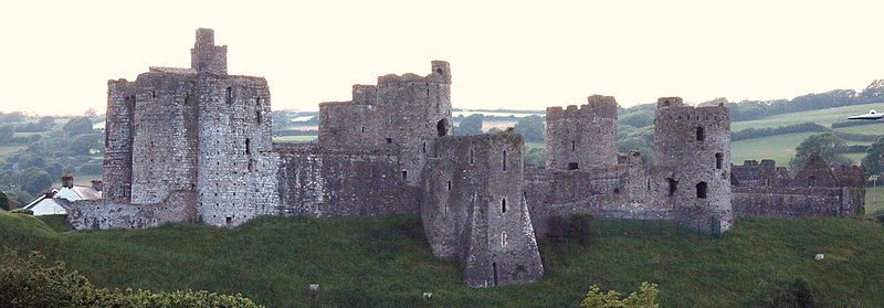 File:Kidwelly Castle, Wales.jpg