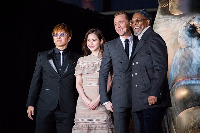 Gackt with Sasaki Nozomi, Tom Hiddleston and Samuel L. Jackson at the Japanese premiere of Kong: Skull Island in 2017.