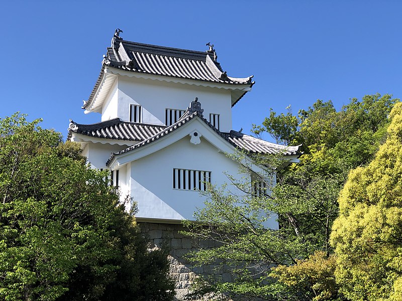 File:Koromo-jo Castle（Shichishū-jo Castle）.jpg