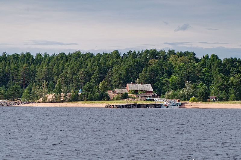 File:Lake Ladoga. Island Konevets P7160017 2200.jpg