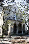 Palas, beneficiary house, forester's house and remains of the castle complex including walling