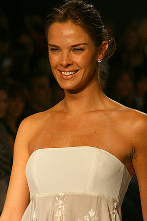 Leticia Birkheuer no Crystal Fashion 2007 3.jpg