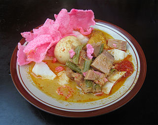 <span class="mw-page-title-main">Lontong sayur</span> Indonesian rice cake dish