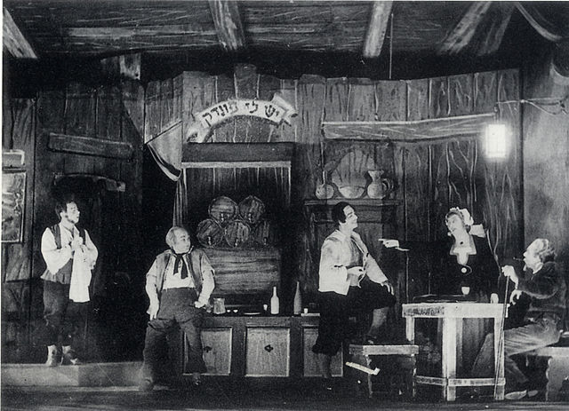 "מעשה בחייט" מוצג בתיאטרון האהל ב-1947.