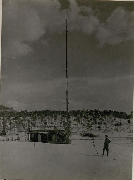 File:Mast u.Stat.Hütte der Radio-Station auf dem Creino. (BildID 15514467).jpg