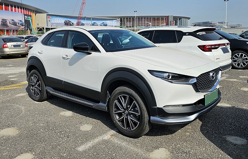 File:Mazda CX-30 EV 01 China 2023-04-21.jpg