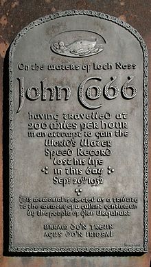 Gedenktafel an den Unfall von John Cobb