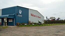 Midland Air Museum entrance and Vulcan.jpg