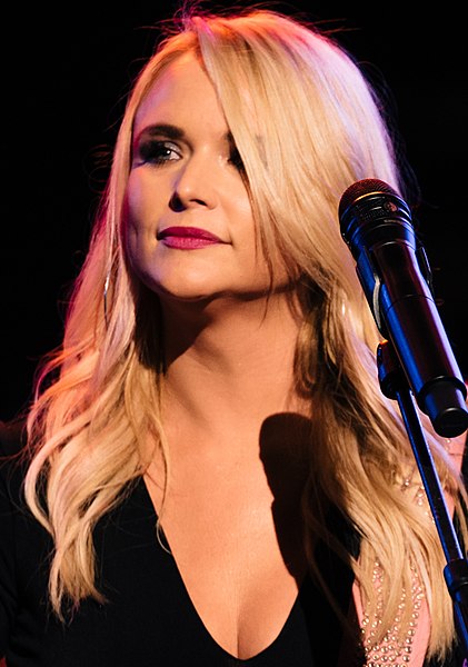 File:Miranda-Lambert-Bandwagon-Tour-2019.jpg