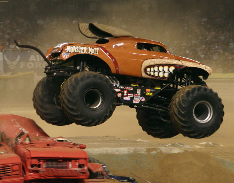 File:Monster mutt (truck).jpg