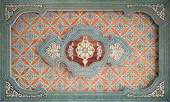 Une mosaïque d'architecture islamique dans l'université de Tlemcen. (définition réelle 3 000 × 1 798)