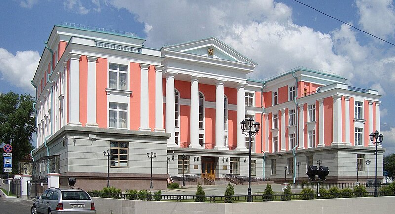 File:Moscow House in Minsk.jpg