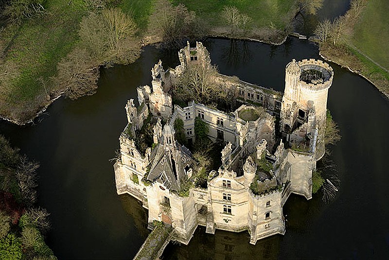 Qui sauvera le chateau de la Mothe-Chandeniers ? 800px-Mothe_chandeniers1