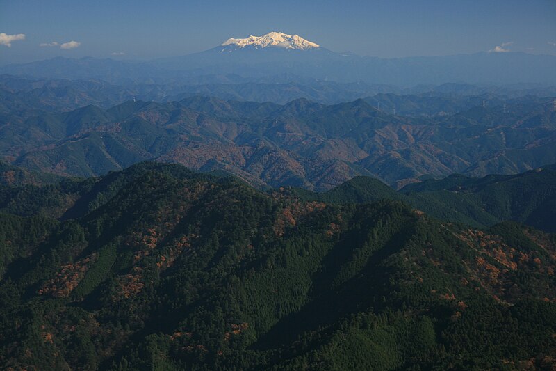File:Mount Ontake from Mount Koga (2008-12-02).jpg