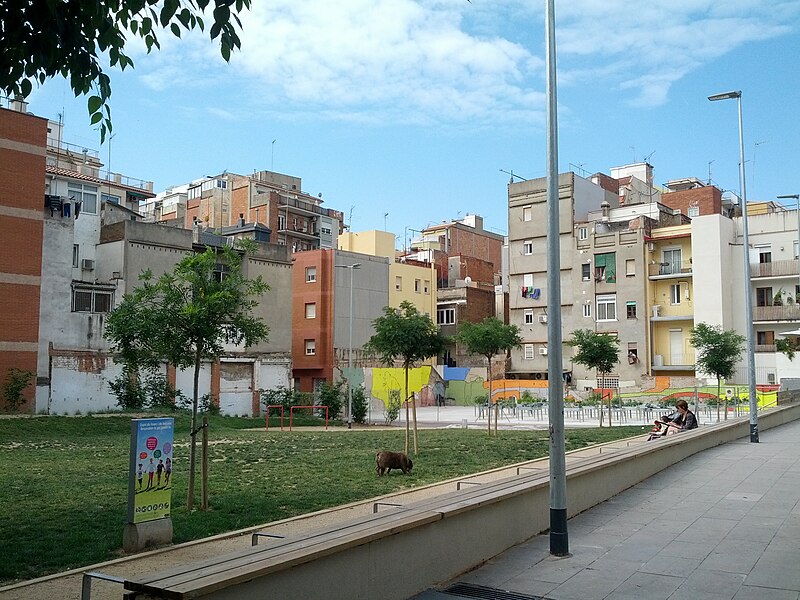 File:Neighborhood park surrounded by backs of buildings (18584338616).jpg