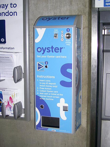 Oyster card vending machine, installed at London Bridge station in December 2006. All machines of this design have been phased out.