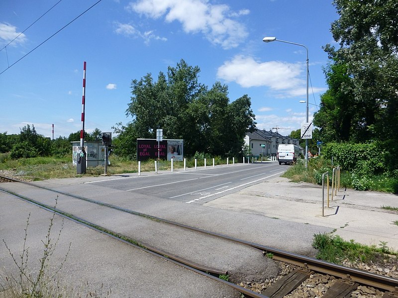 File:P1160491 04.07.2016 Ostbahn 2gl Ausbau EK Hirschstettnerstrasse Ri Nord.jpg
