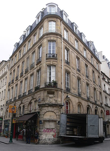 File:Paris - 142 rue Saint-Denis - coin.jpg