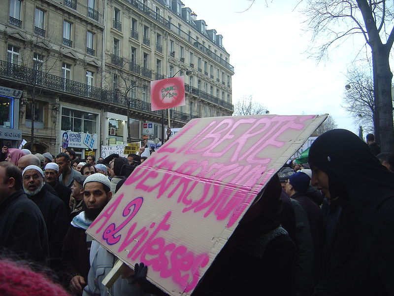 File:Paris 2006-02-11 anti-caricature protest liberte expression deux vitesses dsc07474.jpg