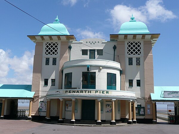 Penarth Pier entrance (2008)