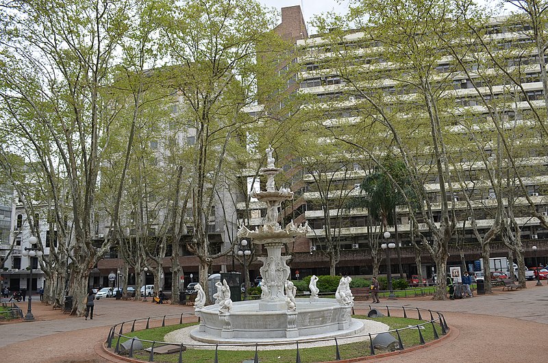 File:Plaza Constitución 6.jpg