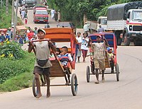 Pousse-pousse Madagascar.jpg