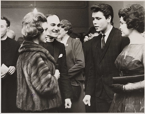 Princess Margaret (left) and Richard at the 59 Club, London in 1962