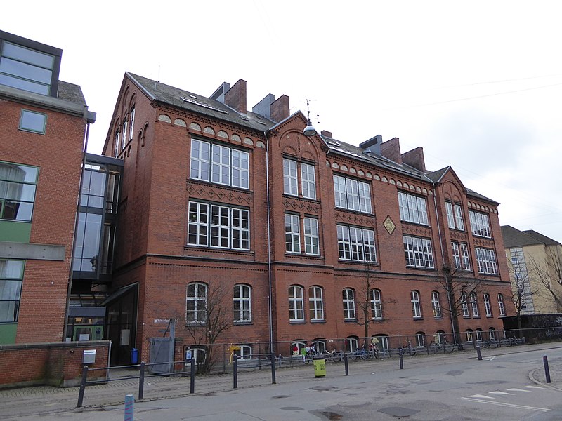 File:Rådmandsgade Skole 02.jpg