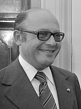 Ramón Escovar Salom (1977).jpg