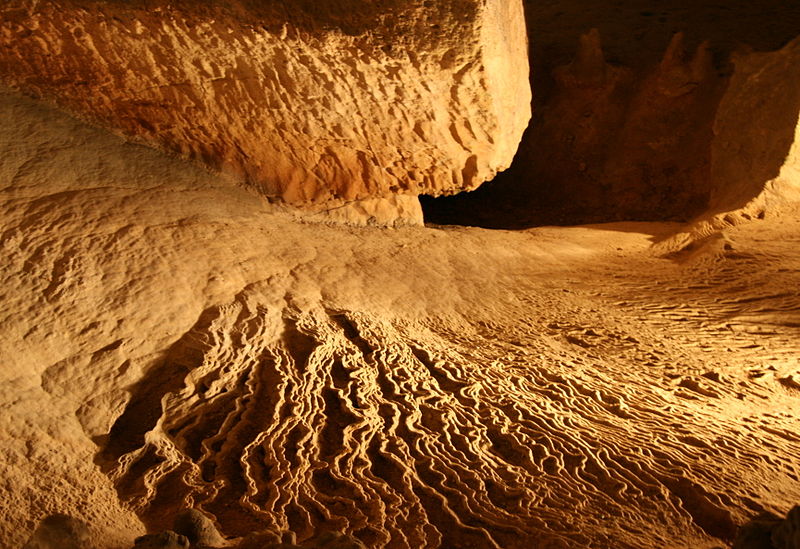 File:Rimstone - Endless Caverns, VA.jpg