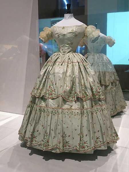 File:Robe formée d'un corsage et d'une jupe (1845-1850).jpg