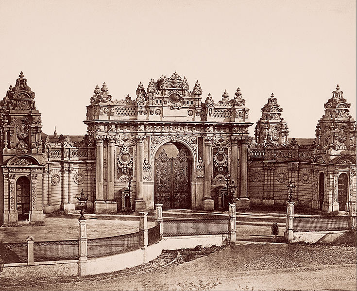 File:Robertson & Beato - Dolmabahçe Palace Imperial Gate - Google Art Project.jpg