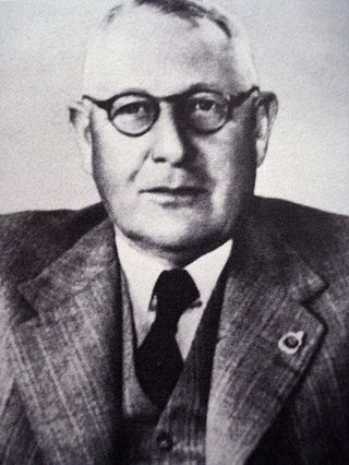 <span class="mw-page-title-main">Russell Dumas</span> Australian public servant and engineer