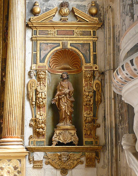 File:Saint-Trophime d'Arles,chapelle des Rois Mages04,niche St Paul.jpg