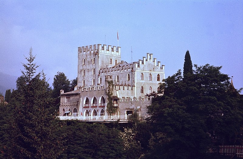 File:Schloss Itter in 1979.jpg