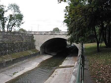 SchoenbrunnerSchlossbruecke080919