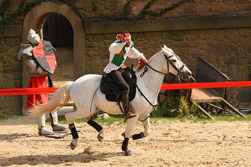 File:Secret de la Lance 051 - Acrobat on Horse 14.jpg