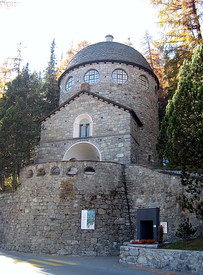 So kommt man zu dem Segantini Museum mit den Öffentlichen - Mehr zum Ort Hier