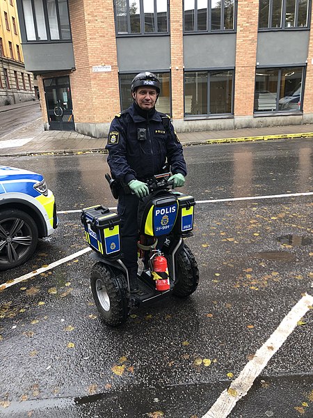 File:Segway police Sweden.jpg