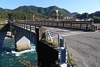 始点となる新美濃橋の東側にある国道156号との「曽代交差点」、美濃市曽代にて